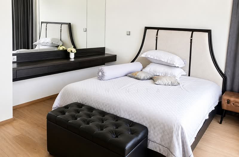 Saladaeng One, Bangkok, Sala Daeng 1 Alley, Silom, Bang Rak, Bangkok, 2 Bedrooms, 120 sqm, Condo For Rent, by Khun Nita, 500412063 - DDproperty.com