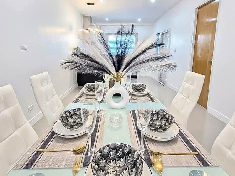 Luxury 2Storey Townhome for Sale Chaiyapruek Jomtien, Chon Buri (Pattaya), Bang Lamung, Bang Lamung (Pattaya), Chon Buri (Pattaya), 2 Bedrooms, 125 sqm, Townhouse For Sale, by PLC Real Estate, 500412105 - DDproperty.com
