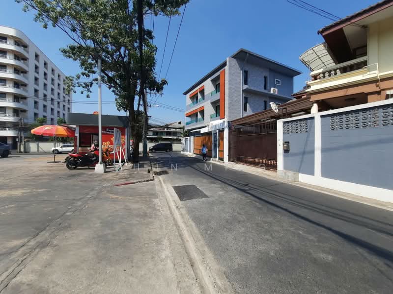 For Rent | 3-Storey Home Office near MRT Sutthisan | 399 SQ.M.(SPSMG57), Bangkok, รัชดาภิเษก, Samsen Nok, Huai Khwang, Bangkok, 4 Bedrooms, 399 sqm, Single Detached House For Rent, by Khun Ming, 500412110 - DDproperty.com