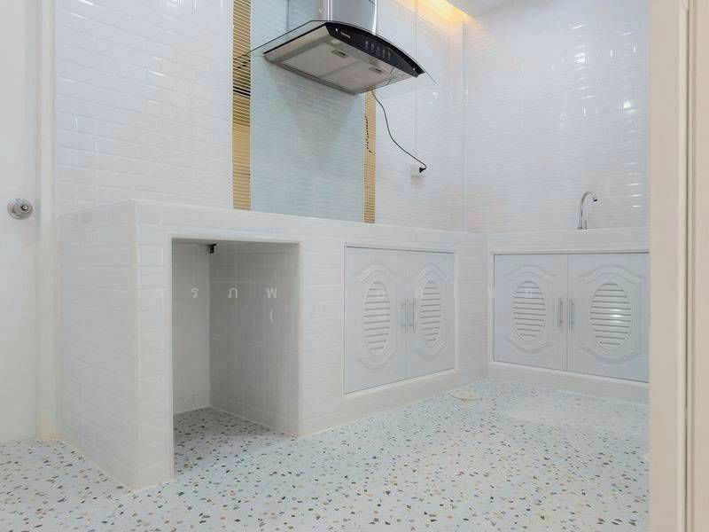 Piyawararom Village Phase 3, Nonthaburi, Baan Kluay-Sai Noi Road, Sai Noi, Nonthaburi, 3 Bedrooms, 64 sqm, Townhouse For Sale, by สรภพ ยอดไชย (สีฝุ่น), 500412163 - DDproperty.com