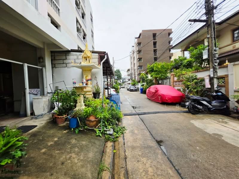อาคารพาณิชย์พร้อมกิจการห้วยขวาง กรุงเทพมหานคร, Bangkok, Huai Khwang, Bangkok, , 150 sqm, Shophouse For Sale, by The Best Property เสก, 500412190 - DDproperty.com