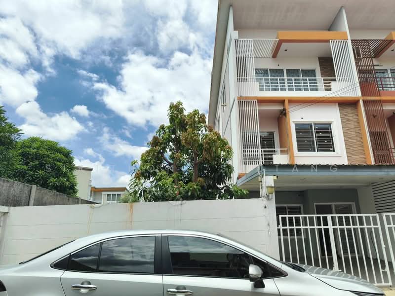 Ratchathani 10 Village, 3 storey Townhouse, corner unit 49 sq.wa, 3 Beds, 4 Baths, Bangkok, คู้บอน 27 แยก 10, Tha Rang, Bang Khen, Bangkok, 3 Bedrooms, 200 sqm, Townhouse For Sale, by Sirithong Saetang, 500412213 - DDproperty.com