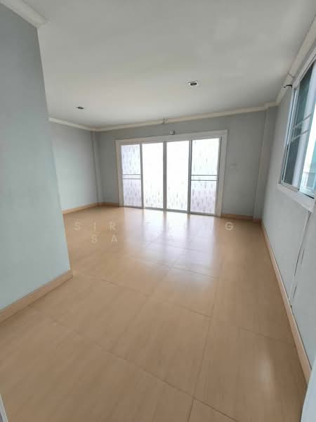 Ratchathani 10 Village, 3 storey Townhouse, corner unit 49 sq.wa, 3 Beds, 4 Baths, Bangkok, คู้บอน 27 แยก 10, Tha Rang, Bang Khen, Bangkok, 3 Bedrooms, 200 sqm, Townhouse For Sale, by Sirithong Saetang, 500412213 - DDproperty.com