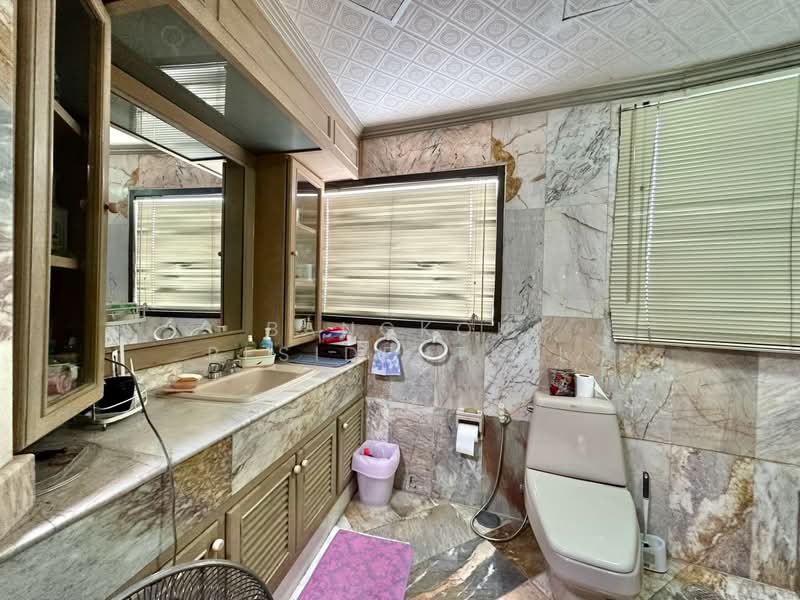 Fifty Fifth Tower, Bangkok, 84 Soi Sukhumvit 55, Sukhumvit Road, Khlong Tan Nua, Watthana, Bangkok, 4 Bedrooms, 383 sqm, Condo For Sale, by Bangkok Residential, 500412299 - DDproperty.com