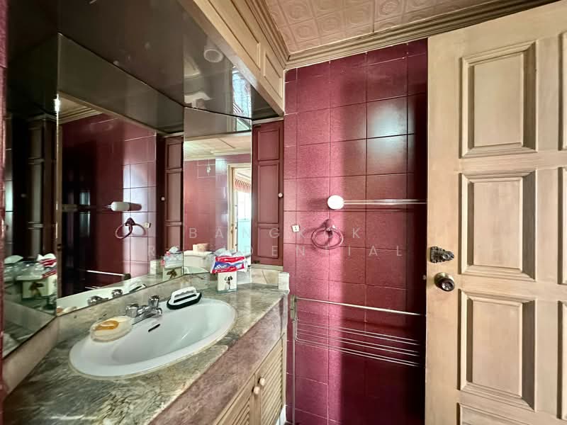 Fifty Fifth Tower, Bangkok, 84 Soi Sukhumvit 55, Sukhumvit Road, Khlong Tan Nua, Watthana, Bangkok, 4 Bedrooms, 383 sqm, Condo For Sale, by Bangkok Residential, 500412299 - DDproperty.com