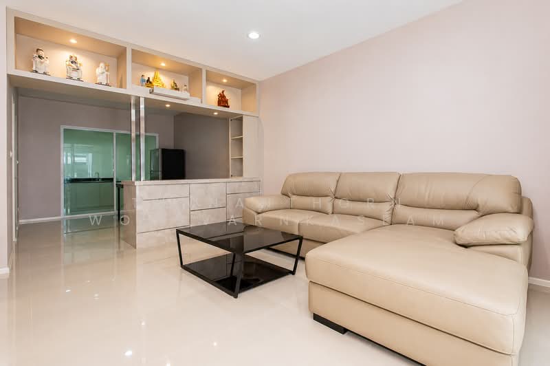 Baan Klang Muang Sukhumvit 77, Bangkok, Soi On Nut 17, Suan Luang, Bangkok, 3 Bedrooms, 178 sqm, Townhouse For Sale, by Thananthorn Wongvarnkaseam, 500412323 - DDproperty.com