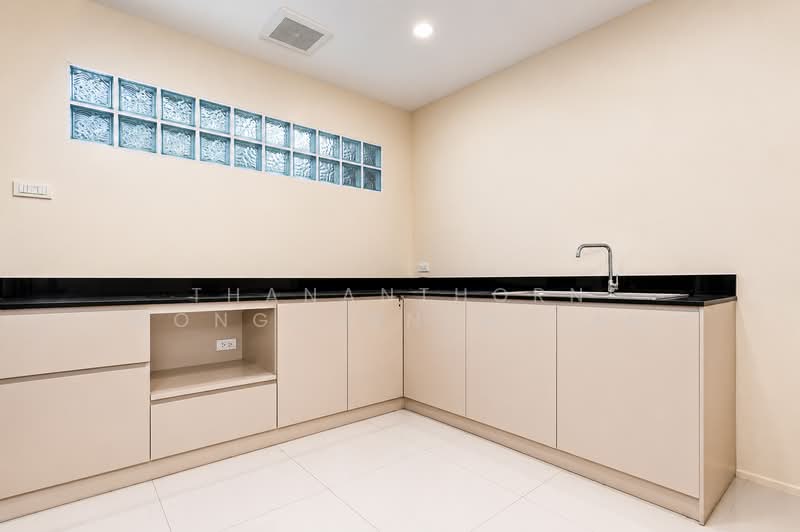 Baan Klang Muang Sukhumvit 77, Bangkok, Soi On Nut 17, Suan Luang, Bangkok, 3 Bedrooms, 178 sqm, Townhouse For Sale, by Thananthorn Wongvarnkaseam, 500412323 - DDproperty.com