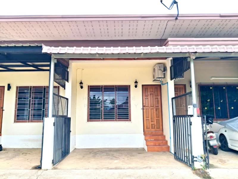 ทาวน์เฮ้าส์ท่าอิฐ อุตรดิตถ์, Uttaradit, Tha It, Muang Uttaradit, Uttaradit, 2 Bedrooms, 40 sqm, Townhouse For Sale, by The Best Property เล็ก, 500412423 - DDproperty.com