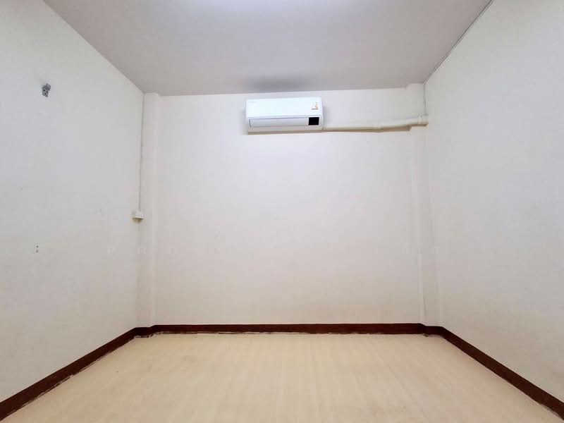 ทาวน์เฮ้าส์ท่าอิฐ อุตรดิตถ์, Uttaradit, Tha It, Muang Uttaradit, Uttaradit, 2 Bedrooms, 40 sqm, Townhouse For Sale, by The Best Property เล็ก, 500412423 - DDproperty.com