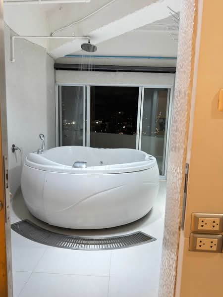 Witthayu Complex, Bangkok, 1673 New Petchaburi Road, Makkasan, Ratchathewi, Bangkok, 1 Bedroom, 90 sqm, Condo For Rent, by Pornpan Chantharakasemchai, 500412520 - DDproperty.com