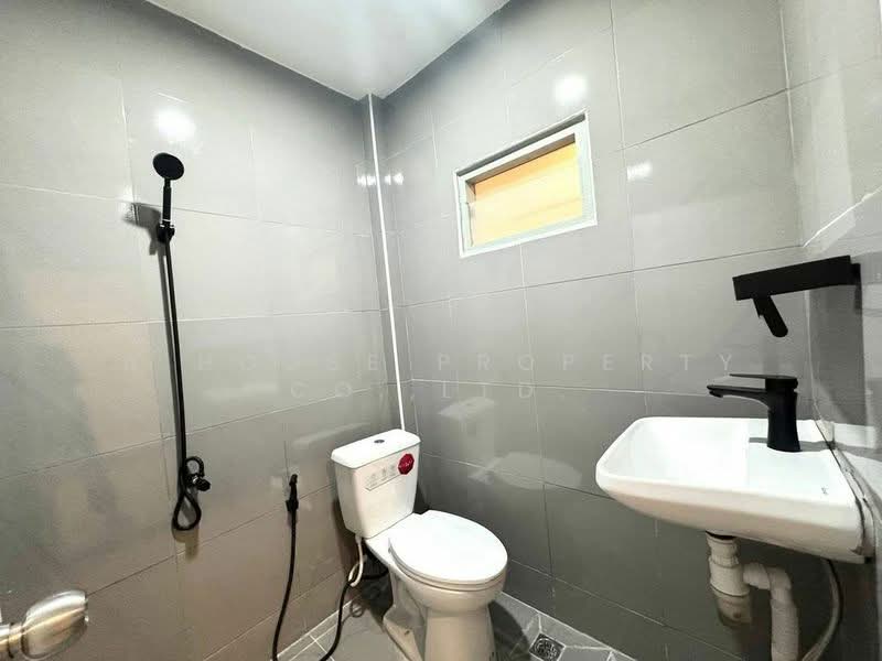 Townhouse for sale in Chakrit Villa, Kao Kilo, Sriracha, Chon Buri (Pattaya), Surasak, Si Racha, Chon Buri (Pattaya), 2 Bedrooms, 72 sqm, Townhouse For Sale, by A House Property Co.,Ltd., 500412533 - DDproperty.com