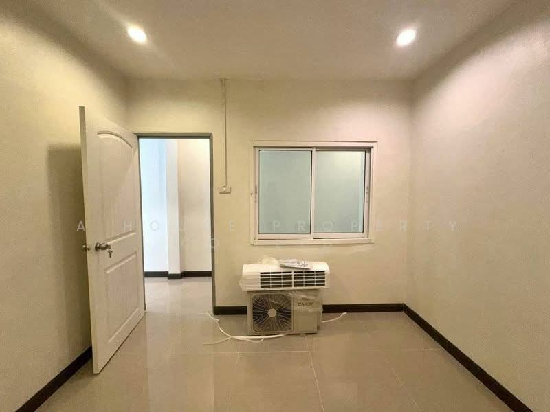 Townhouse for sale in Chakrit Villa, Kao Kilo, Sriracha, Chon Buri (Pattaya), Surasak, Si Racha, Chon Buri (Pattaya), 2 Bedrooms, 72 sqm, Townhouse For Sale, by A House Property Co.,Ltd., 500412533 - DDproperty.com