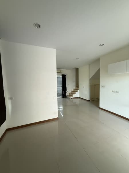 Villette City Pattanakarn 38, Bangkok, Phatthanakan Road, Prawet, Bangkok, 3 Bedrooms, 160 sqm, Townhouse For Rent, by Sunitra Sachdev, 500412576 - DDproperty.com