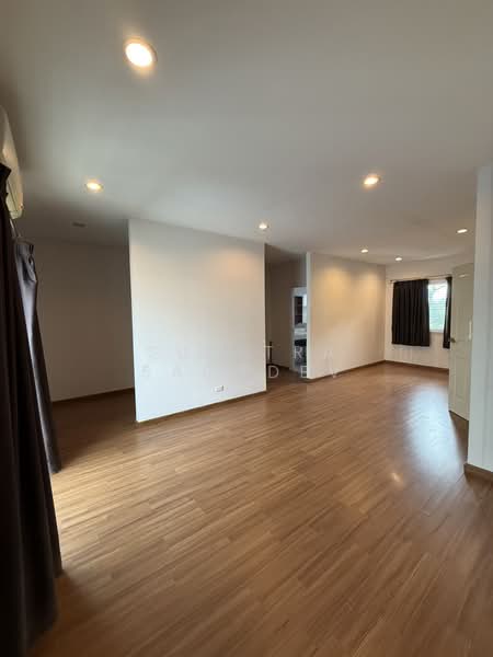 Villette City Pattanakarn 38, Bangkok, Phatthanakan Road, Prawet, Bangkok, 3 Bedrooms, 160 sqm, Townhouse For Rent, by Sunitra Sachdev, 500412576 - DDproperty.com