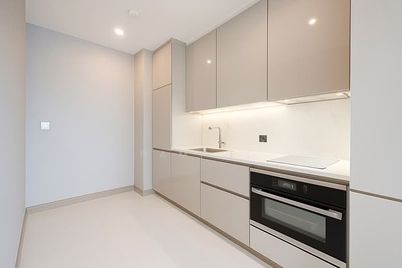 The Esse at Singha Complex, Bangkok, 1788 New Petchaburi Rd, Khlongtoei Nua, Watthana, Bangkok, 1 Bedroom, 49 sqm, Condo For Rent, by Nami E., 500412615 - DDproperty.com