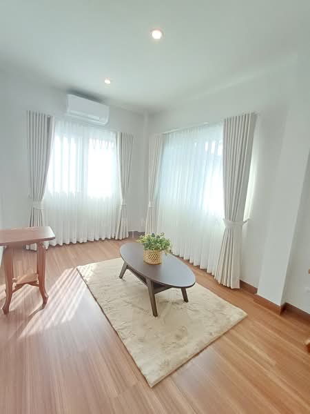 R0925 | 2-Storey Semi-Detached House with 3 Bedrooms, Don Kaeo–Mae Rim | Only 1 Minute to Kad Farang, Chiang Mai, Mae Sa, Mae Rim, Chiang Mai, 3 Bedrooms, 138 sqm, Semi-Detached House (Twin House) For Rent, by Aornjira Khatthima, 500412711 - DDproperty.com