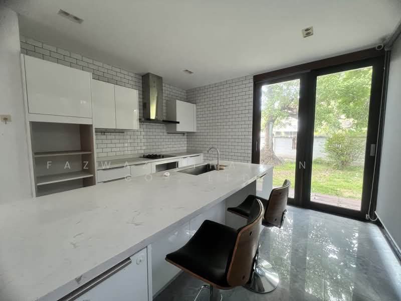 Lanna Ville Chiang Mai 5BR House for Rent Near Ruamchok Market, Chiang Mai, San Phi Sua, Muang Chiang Mai, Chiang Mai, 5 Bedrooms, 392 sqm, Single Detached House For Rent, by Fazwaz (Thailand) Co., Ltd., 500412716 - DDproperty.com