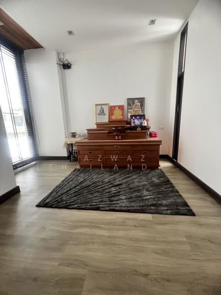 Lanna Ville Chiang Mai 5BR House for Rent Near Ruamchok Market, Chiang Mai, San Phi Sua, Muang Chiang Mai, Chiang Mai, 5 Bedrooms, 392 sqm, Single Detached House For Rent, by Fazwaz (Thailand) Co., Ltd., 500412716 - DDproperty.com