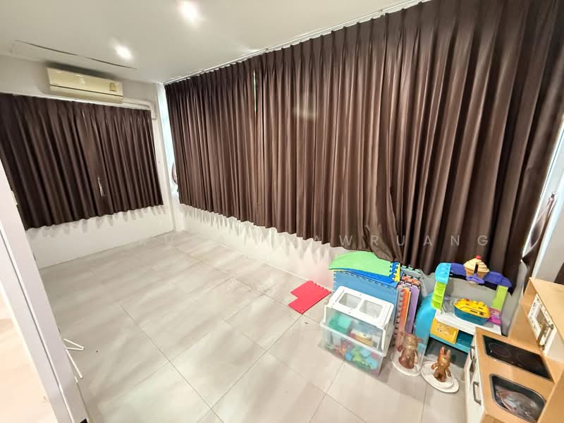 Single house at Seri Rama 9, Bangkok, Suan Luang, Bangkok, 4 Bedrooms, 400 sqm, Single Detached House For Sale, by Kanrutai Dawruang, 500412734 - DDproperty.com