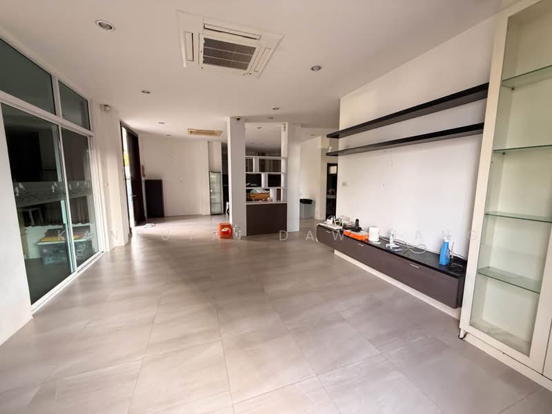 Single house at Seri Rama 9, Bangkok, Suan Luang, Bangkok, 4 Bedrooms, 400 sqm, Single Detached House For Sale, by Kanrutai Dawruang, 500412734 - DDproperty.com