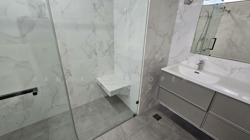 Ruamsuk Condominium, Bangkok, 12 Soi Athakravi, Khong Tan, Khlong Toei, Bangkok, 3 Bedrooms, 325 sqm, Condo For Rent, by BANGKOK PROPERTY AGENTS, 500412797 - DDproperty.com