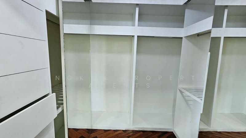 Ruamsuk Condominium, Bangkok, 12 Soi Athakravi, Khong Tan, Khlong Toei, Bangkok, 3 Bedrooms, 325 sqm, Condo For Rent, by BANGKOK PROPERTY AGENTS, 500412797 - DDproperty.com