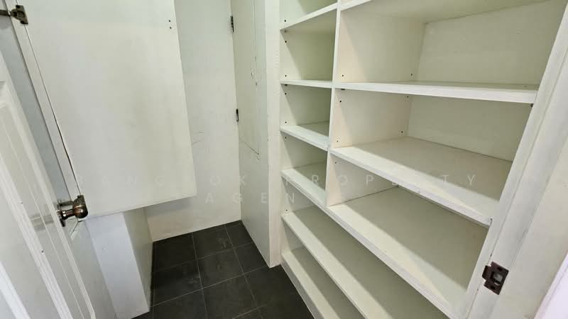 Ruamsuk Condominium, Bangkok, 12 Soi Athakravi, Khong Tan, Khlong Toei, Bangkok, 3 Bedrooms, 325 sqm, Condo For Rent, by BANGKOK PROPERTY AGENTS, 500412797 - DDproperty.com