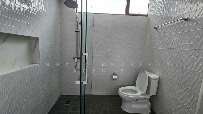 Ruamsuk Condominium, Bangkok, 12 Soi Athakravi, Khong Tan, Khlong Toei, Bangkok, 3 Bedrooms, 350 sqm, Condo For Rent, by BANGKOK PROPERTY AGENTS, 500412825 - DDproperty.com