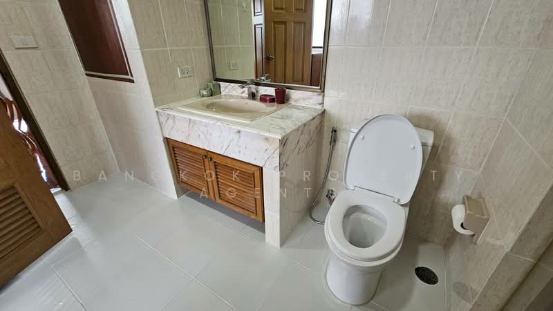 Ruamsuk Condominium : ร่วมสุข คอนโดมิเนียม, กรุงเทพ, 12 ซอยอรรถวี, คลองตัน, คลองเตย, กรุงเทพ, 350 ตร.ม., คอนโด ให้เช่า, โดย BANGKOK PROPERTY AGENTS, 500412825 - DDproperty.com