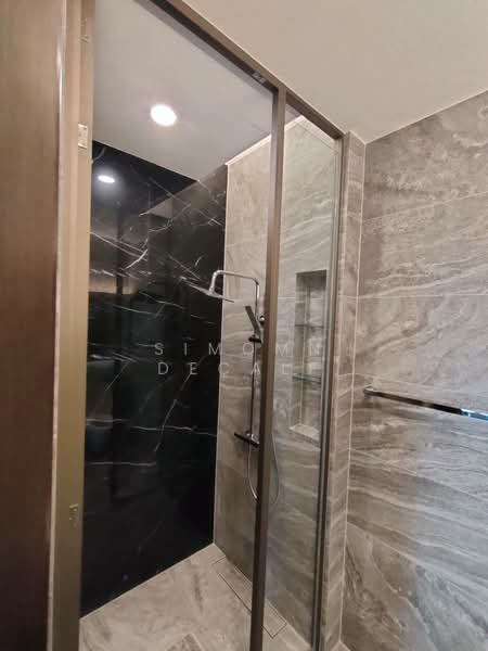 The Esse Sukhumvit 36, Bangkok, Soi Sukhumvit 36, Sukhumvit Road, Phra Kanong, Khlong Toei, Bangkok, 2 Bedrooms, 77 sqm, Condo For Rent, by Simomn Decalf, 500412862 - DDproperty.com