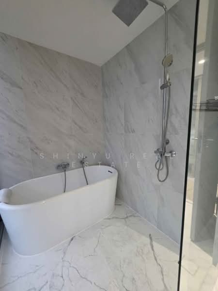 Fynn Asoke, Bangkok, 28 Sukhumvit 10 Alley, Khlong Toei, Bangkok, 2 Bedrooms, 62 sqm, Condo For Rent, by Shinyu Real Estate, 500413014 - DDproperty.com
