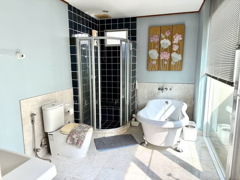 Laddarom Ratchapruek Rattanathibet 2, Nonthaburi, 99 Moo 1 Om Kret, Om Kret, Pak Kret, Nonthaburi, 4 Bedrooms, 400 sqm, Single Detached House For Sale, by Connex Property, 500413041 - DDproperty.com