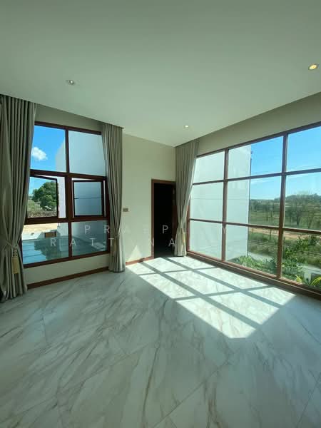 Pool villa for sale, Chon Buri (Pattaya), Bang Lamung, Bang Lamung (Pattaya), Chon Buri (Pattaya), 5 Bedrooms, 300 sqm, Villa For Sale, by Praeploy Rattanapornnapapatch, 500413091 - DDproperty.com