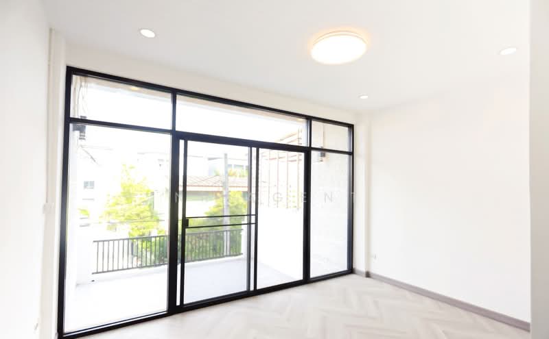 ขายทาวน์โฮม ลาดพร้าว 94 ซ.อินทราภรณ์, Bangkok, Phlapphla, Wang Thonglang, Bangkok, 4 Bedrooms, 180 sqm, Townhouse For Sale, by NR AGENT, 500413102 - DDproperty.com