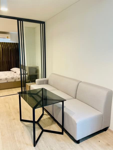 IDEO Sathorn-Wongwian Yai, Bangkok, 219 Soi Krung Thonburi 1, Khlong Ton Sai, Khlong San, Bangkok, 1 Bedroom, 38 sqm, Condo For Rent, by Agentbkk, 500413137 - DDproperty.com