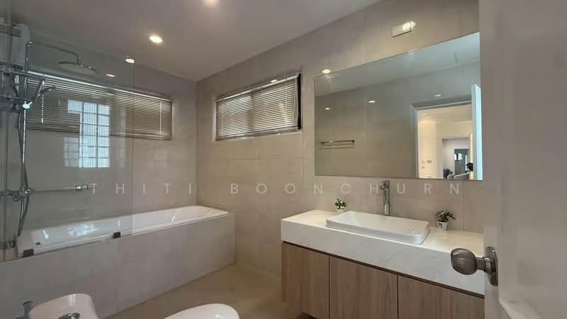 The Thonglor 11 Residence, Bangkok, Soi Thonglor 11, Khlong Tan Nua, Watthana, Bangkok, 3 Bedrooms, 400 sqm, Condo For Rent, by Thiti Boonchurn, 500413143 - DDproperty.com