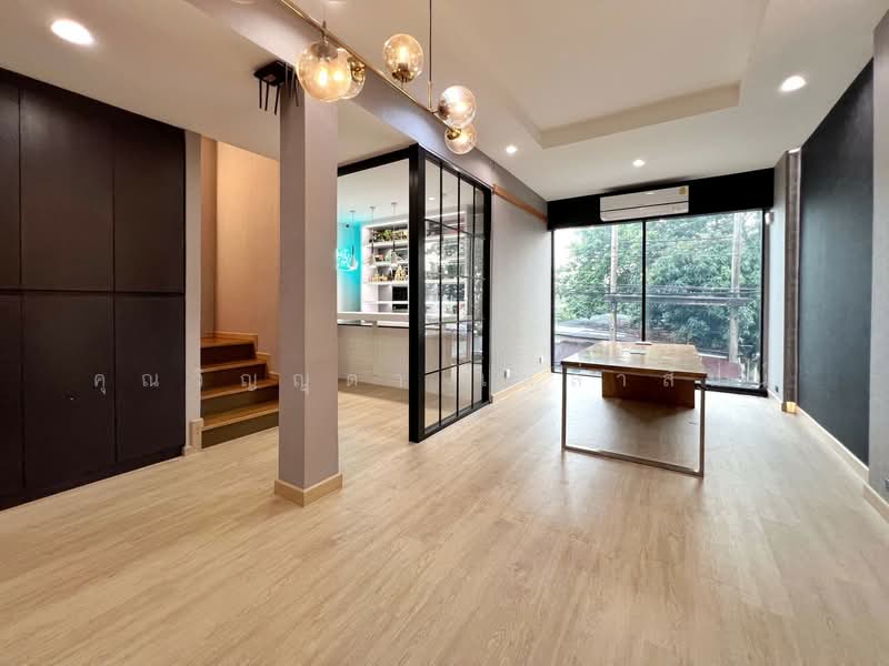 The Front Ladprao-Ratchada, Bangkok, Lat Phrao 64 Yaek 4 Rd, Wang Thonglang, Bangkok, 4 Bedrooms, 360 sqm, Townhouse For Sale, by คุณวิญญุดา เหล่าสันน์, 500413202 - DDproperty.com