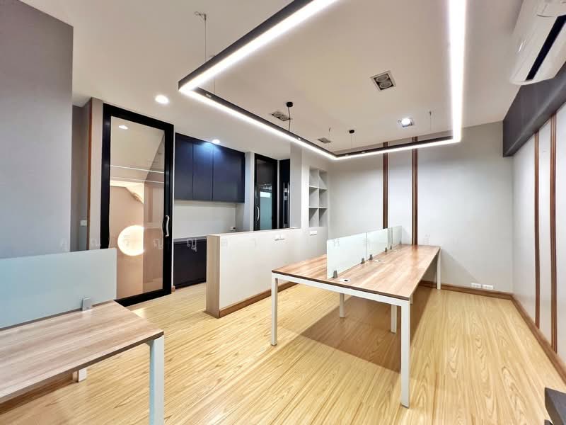 The Front Ladprao-Ratchada, Bangkok, Lat Phrao 64 Yaek 4 Rd, Wang Thonglang, Bangkok, 4 Bedrooms, 360 sqm, Townhouse For Sale, by คุณวิญญุดา เหล่าสันน์, 500413202 - DDproperty.com