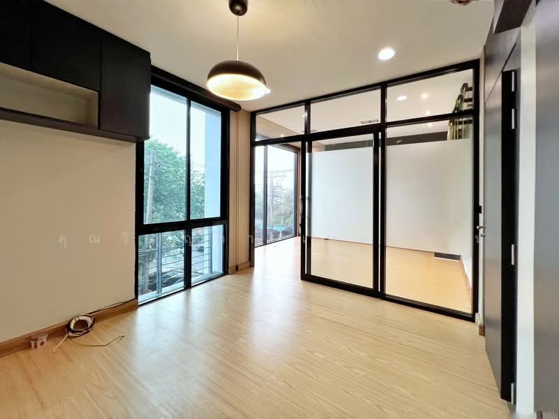 The Front Ladprao-Ratchada, Bangkok, Lat Phrao 64 Yaek 4 Rd, Wang Thonglang, Bangkok, 4 Bedrooms, 360 sqm, Townhouse For Sale, by คุณวิญญุดา เหล่าสันน์, 500413202 - DDproperty.com