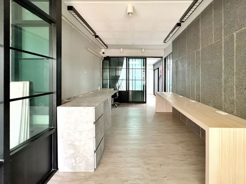 The Front Ladprao-Ratchada, Bangkok, Lat Phrao 64 Yaek 4 Rd, Wang Thonglang, Bangkok, 4 Bedrooms, 360 sqm, Townhouse For Sale, by คุณวิญญุดา เหล่าสันน์, 500413202 - DDproperty.com
