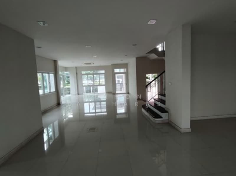 NC Royal Pinklao, Bangkok, Thawi Watthana, Bangkok, 4 Bedrooms, 411 sqm, Single Detached House For Sale, by Siripong Iamcharas, 500413223 - DDproperty.com