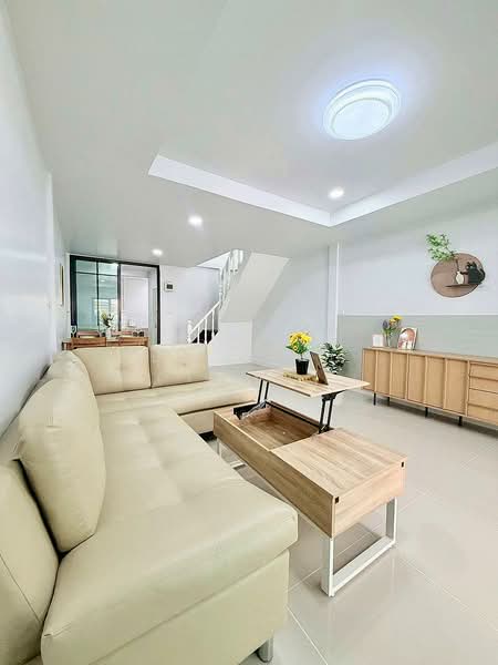 บ้านสวย 3 ห้องนอน หมู่บ้านบัวทอง 2 บางใหญ่ MRT สถานีคลองบางไผ่ อยู่หน้าหมู่บ้าน ใกล้เซ็นทรัล เวสเกต, นนทบุรี, กาญจนาภิเษก, บางบัวทอง, นนทบุรี, 120 ตร.ม., ทาวน์เฮ้าส์ ขาย, โดย บุษบากร (เจี๊ยบ), 500413255 - DDproperty.com