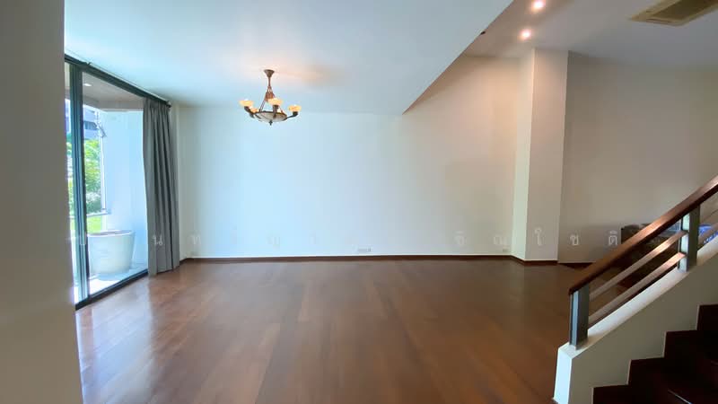 Lotus Point Ekkamai, Bangkok, Phra Kanong Nua, Watthana, Bangkok, 4 Bedrooms, 450 sqm, Townhouse For Rent, by ปรินทร์ญาดา ชิณโชติ, 500413294 - DDproperty.com