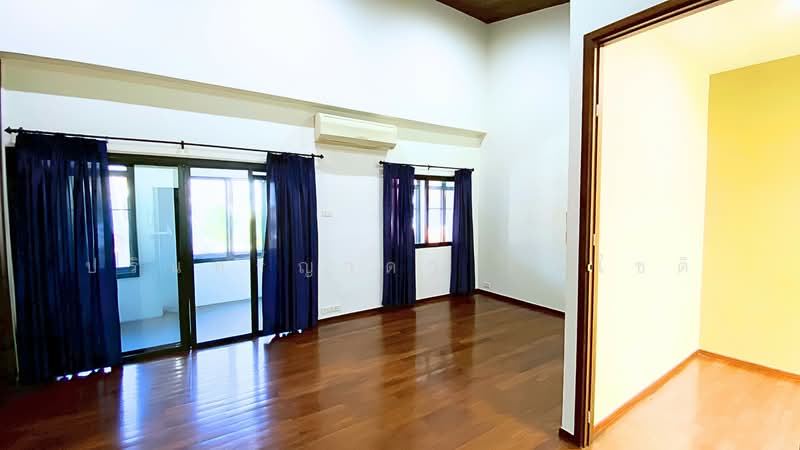 Lotus Point Ekkamai, Bangkok, Phra Kanong Nua, Watthana, Bangkok, 4 Bedrooms, 450 sqm, Townhouse For Rent, by ปรินทร์ญาดา ชิณโชติ, 500413294 - DDproperty.com