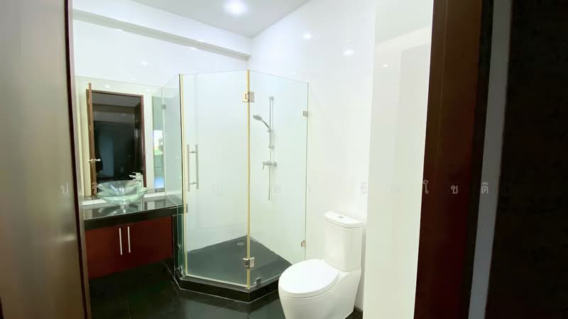 Lotus Point Ekkamai, Bangkok, Phra Kanong Nua, Watthana, Bangkok, 4 Bedrooms, 450 sqm, Townhouse For Rent, by ปรินทร์ญาดา ชิณโชติ, 500413294 - DDproperty.com