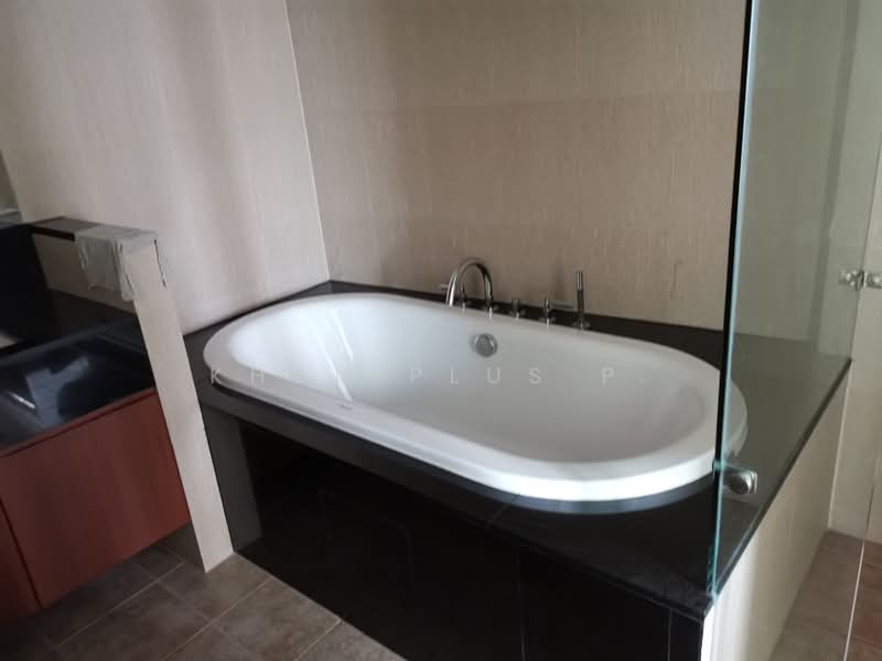 Baan Rajprasong, Bangkok, 3 Rajdamri Road, Lumphini, Pathum Wan, Bangkok, 1 Bedroom, 77 sqm, Condo For Rent, by Khun Plus P., 500413310 - DDproperty.com
