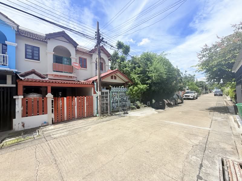 หมู่บ้านรัตนาวลัย ดอนเมือง ประชาอุทิศ 17, Bangkok, พหลโยธิน, Don Mueang, Bangkok, 2 Bedrooms, 64 sqm, Townhouse For Sale, by Wasan Wasati, 500413316 - DDproperty.com