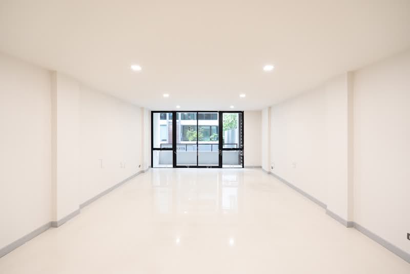 Samyan Business Town, Bangkok, พระราม4, Bang Rak, Bangkok, , 340 sqm, Office Space For Sale, by Roongrat Maitreejittawon, 500413361 - DDproperty.com