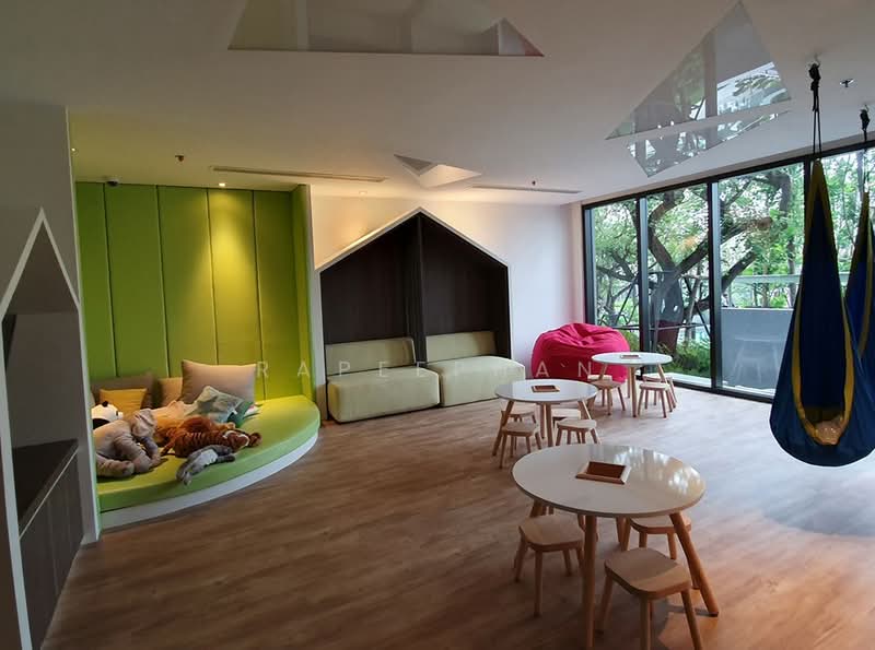 Whizdom Essence, Bangkok, 5 Piyabutr 1 Alley, Bang Chak, Phra Khanong, Bangkok, 1 Bedroom, 36 sqm, Condo For Rent, by Rapeephan, 500413492 - DDproperty.com