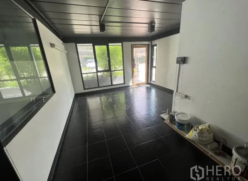 For Rent Retail Space 80 sqm BTS Phrom Phong, Bangkok BRE18886, กรุงเทพ, คลองตันเหนือ, วัฒนา, กรุงเทพ, 80 ตร.ม., พื้นที่ขายของ ให้เช่า, โดย Hero Realtor Co., Ltd., 500413543 - DDproperty.com